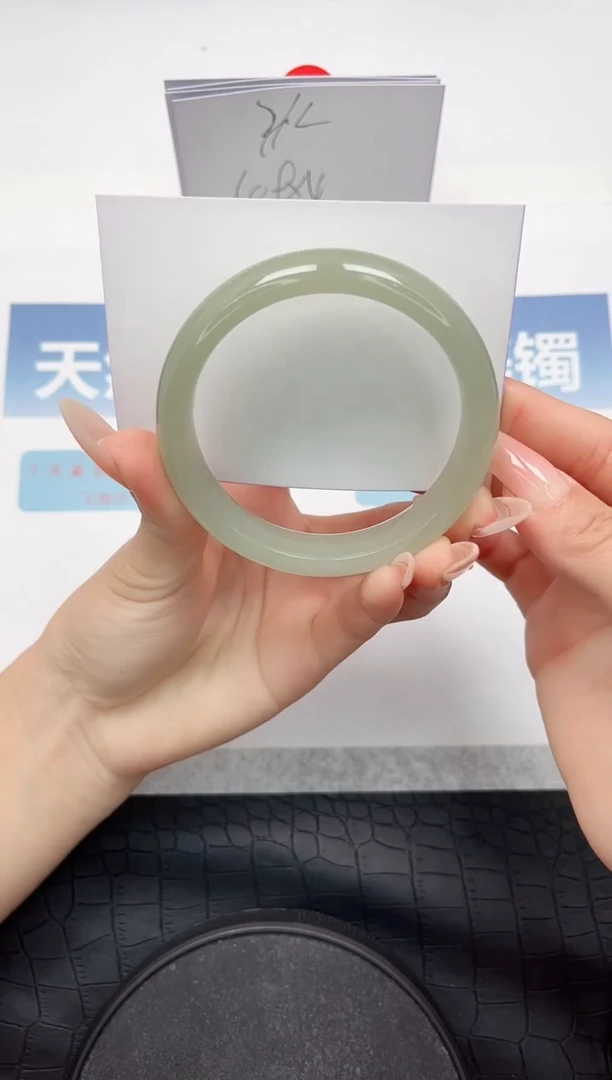 【闪购商品】石英质玉手镯未镶嵌G91-58.4