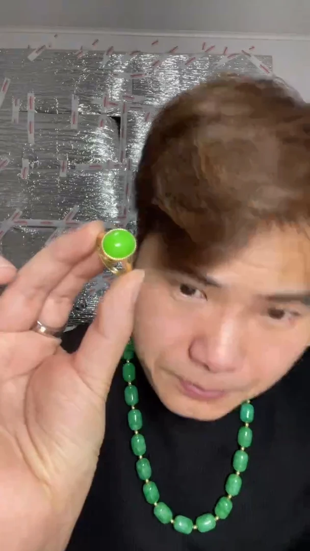 未镶嵌戒指翡翠苹果绿戒指