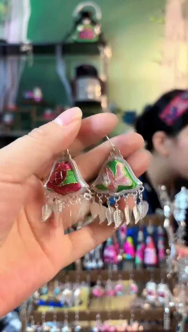 织绣彩云南阁非遗老绣619