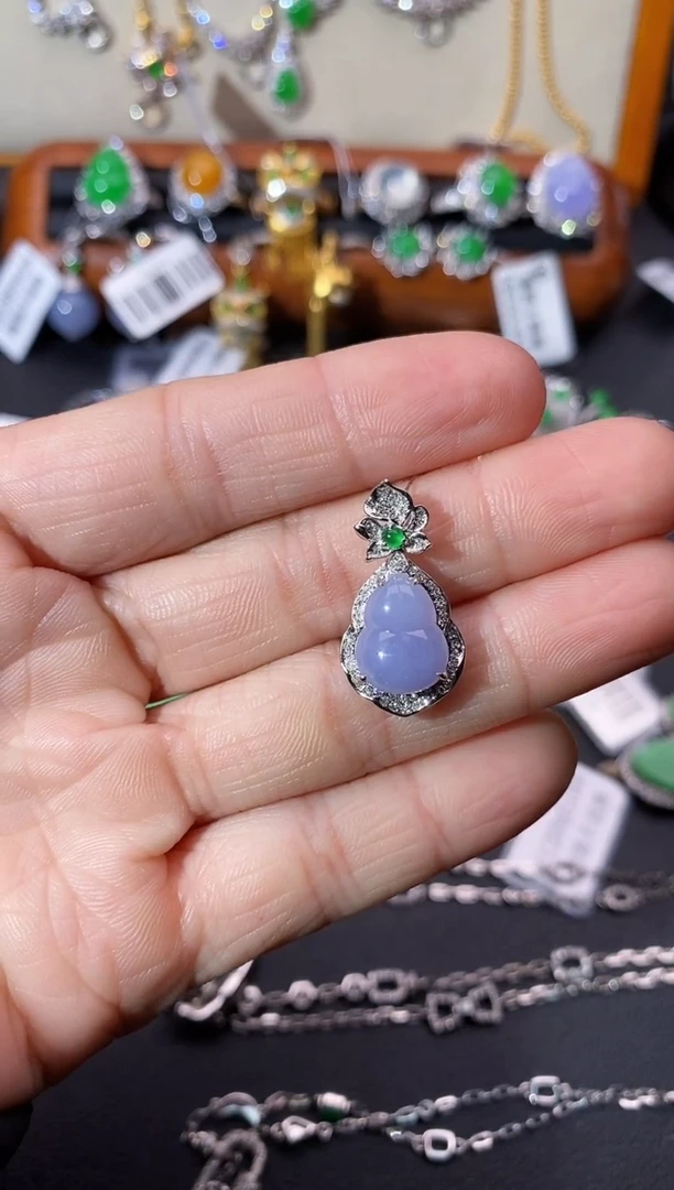 【闪购商品】翡翠吊坠(不含链)18K金镶嵌吊坠