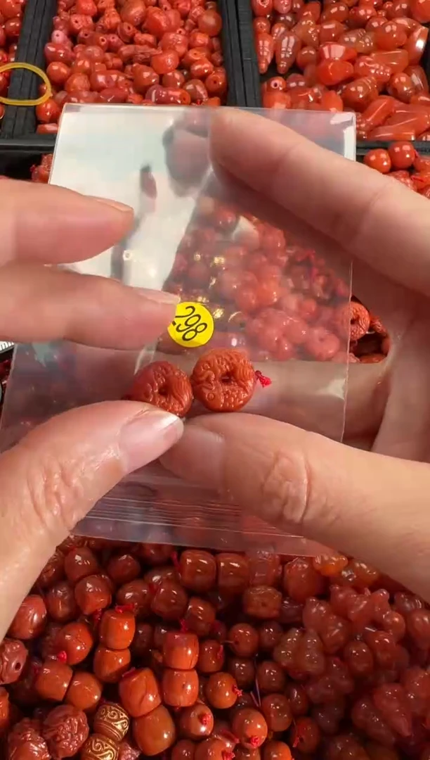 【闪购商品】南红玛瑙颈饰未镶嵌1