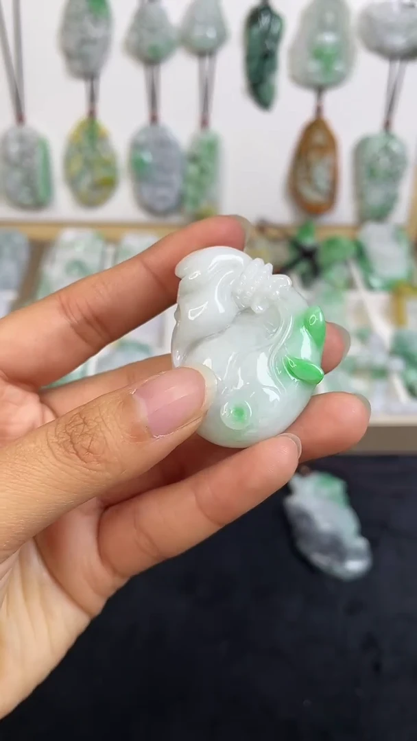 颈饰未镶嵌翡翠1