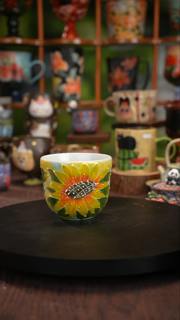 釉下手绘陶瓷杯子