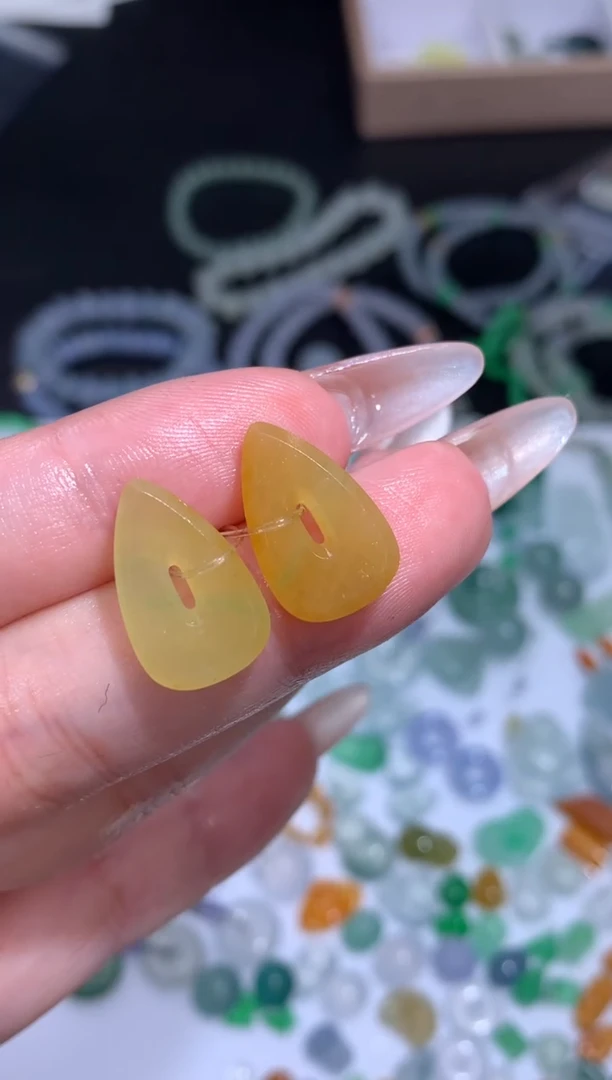 未镶嵌定制翡翠水滴吊坠