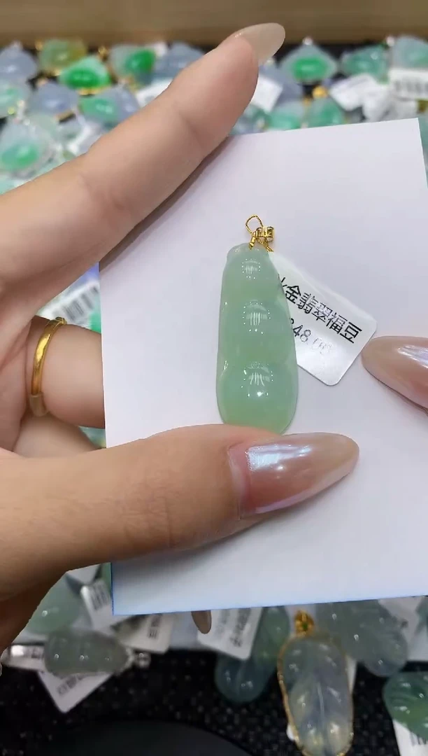 翡翠18K金镶嵌颈饰111111111111