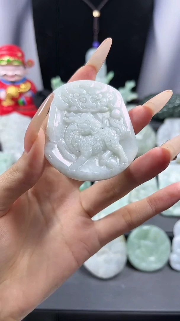 【闪购商品】翡翠颈饰未镶嵌麒麟