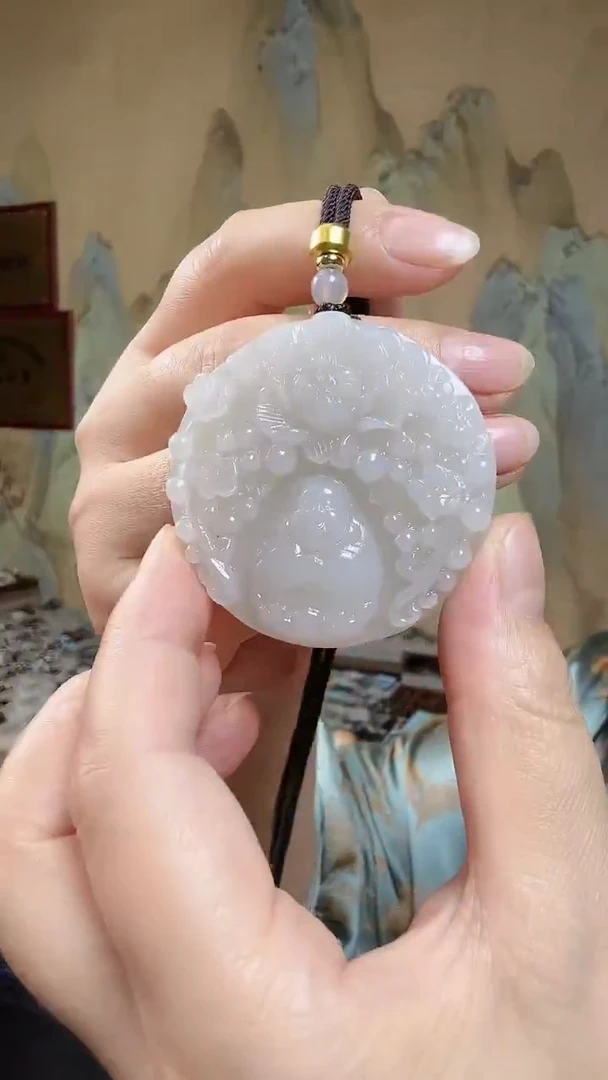 颈饰未镶嵌和田玉.