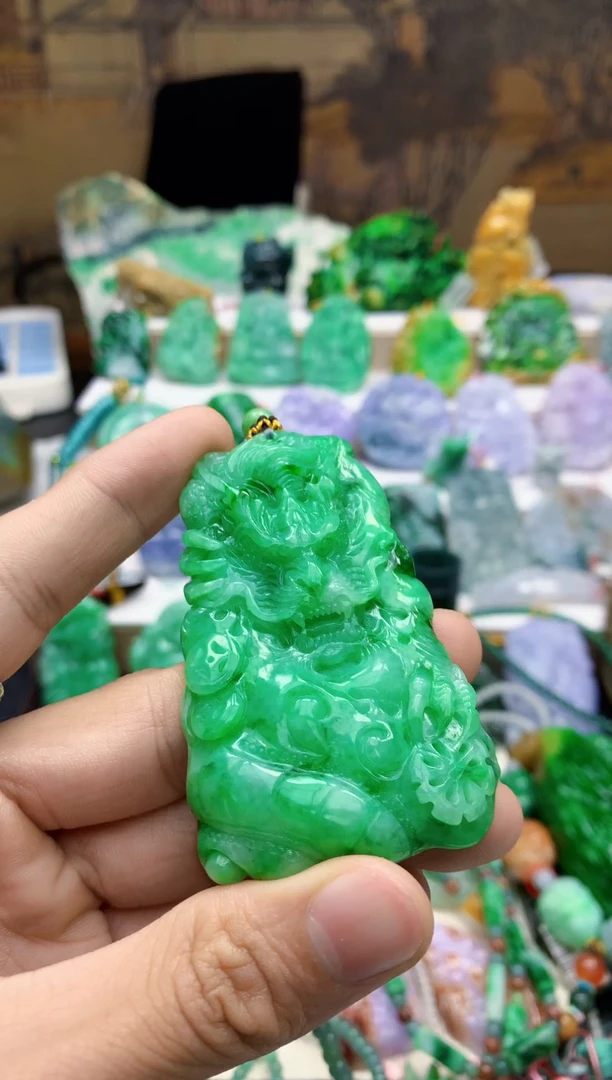 颈饰未镶嵌翡翠奇**成天然A货翡翠