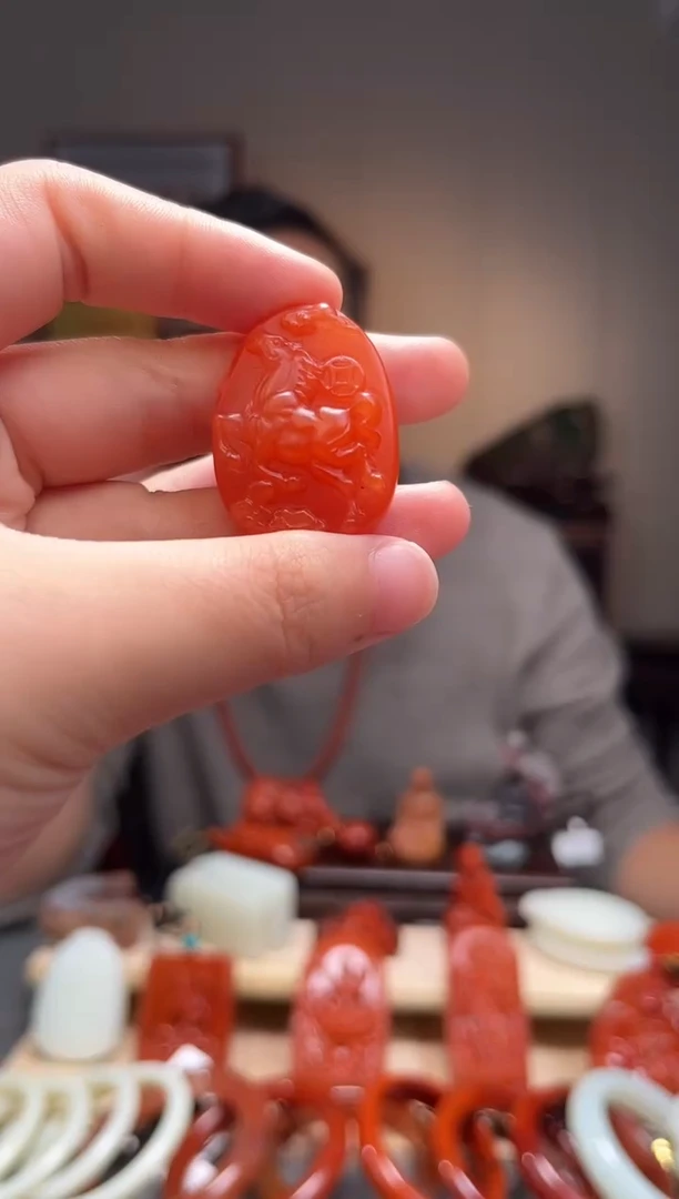 颈饰未镶嵌南红玛瑙吊坠