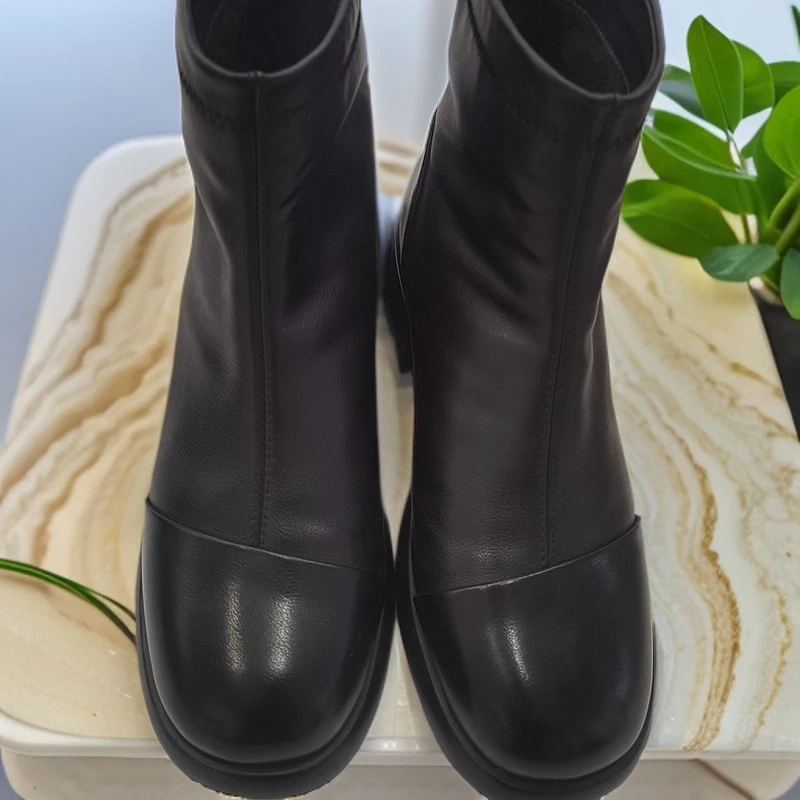 2024年头层牛皮马丁靴