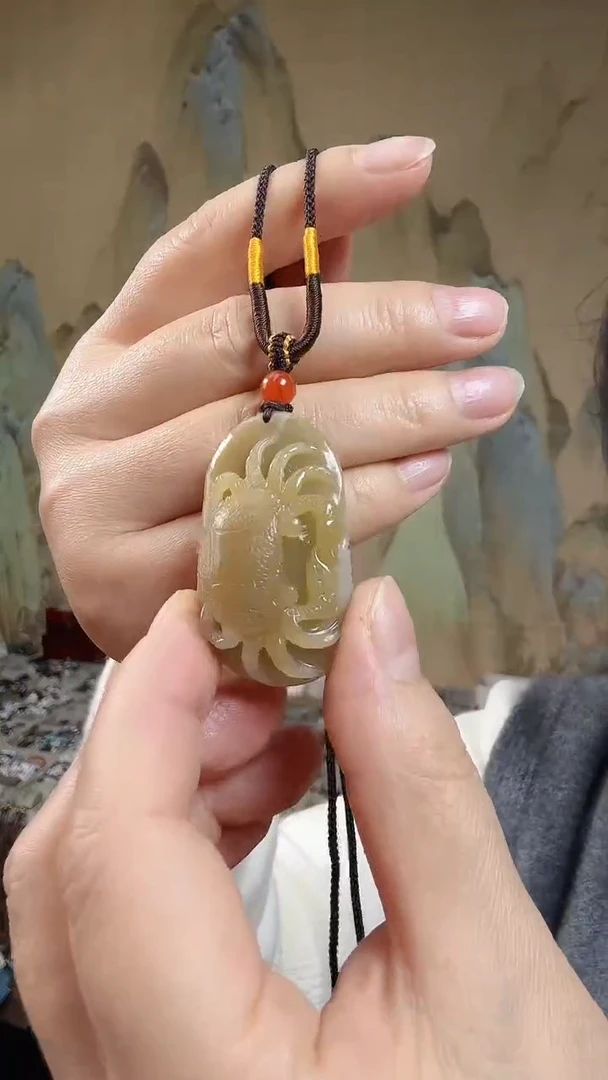 颈饰未镶嵌和田玉.