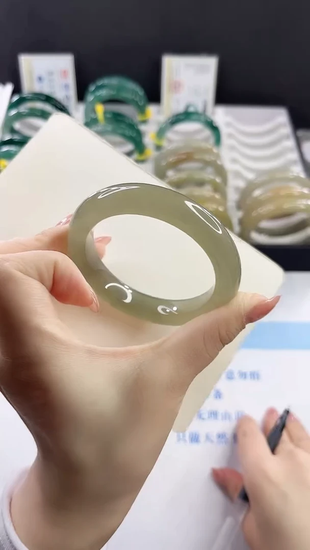 未镶嵌手镯石英质玉多样性发货L98