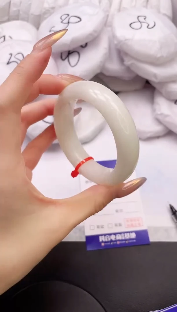 【闪购商品】和田玉手镯未镶嵌8K168-53