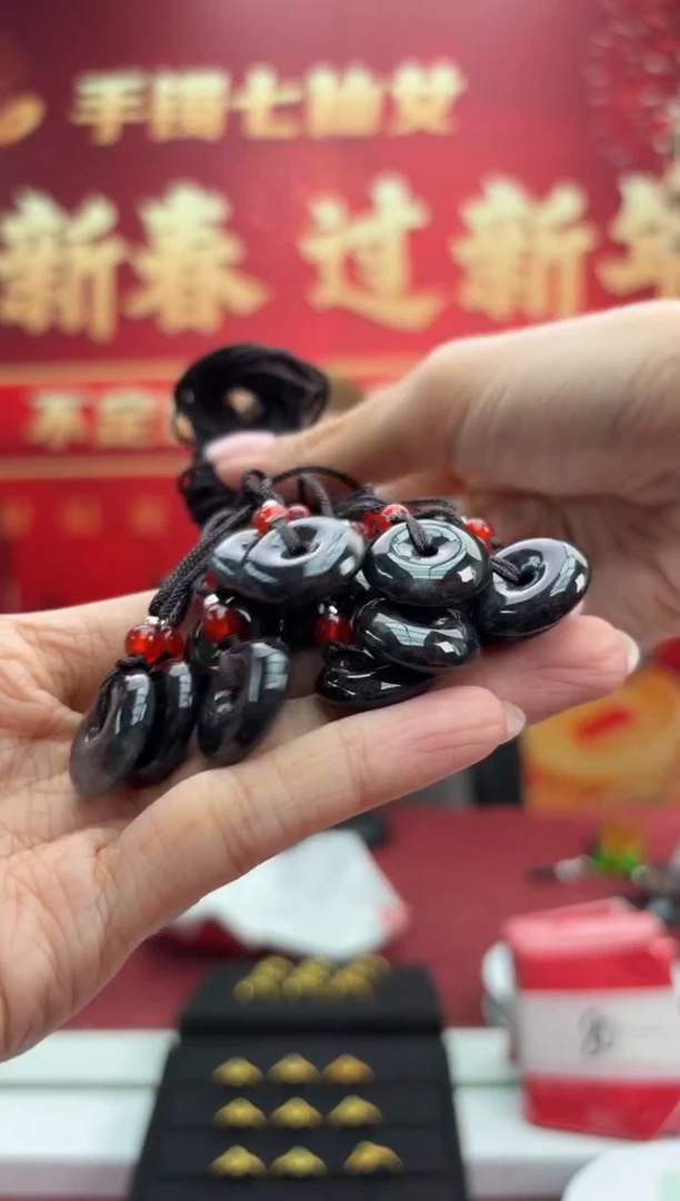 【闪购商品】翡翠颈饰未镶嵌592178/乌鸡平安扣/多样性发一