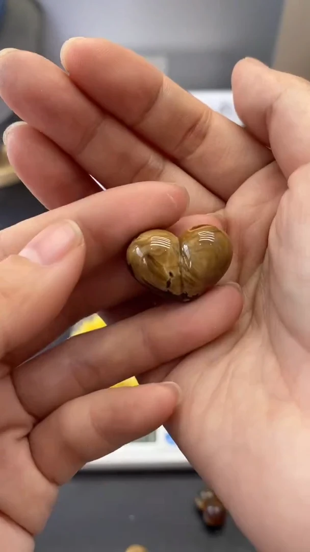 琥珀未镶嵌珠宝奇石1502