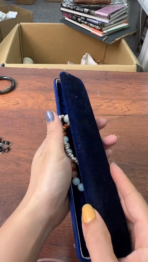 撕开云雾就会看见光