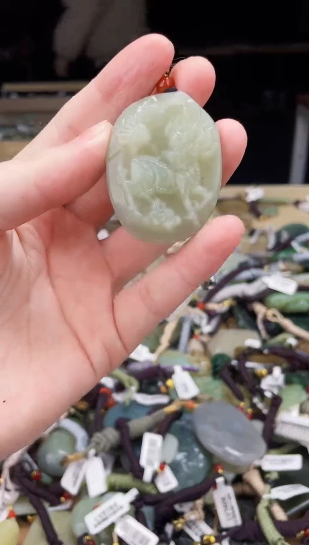 颈饰未镶嵌和田玉1