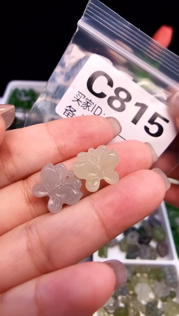 颈饰未镶嵌和田玉s***e 一对