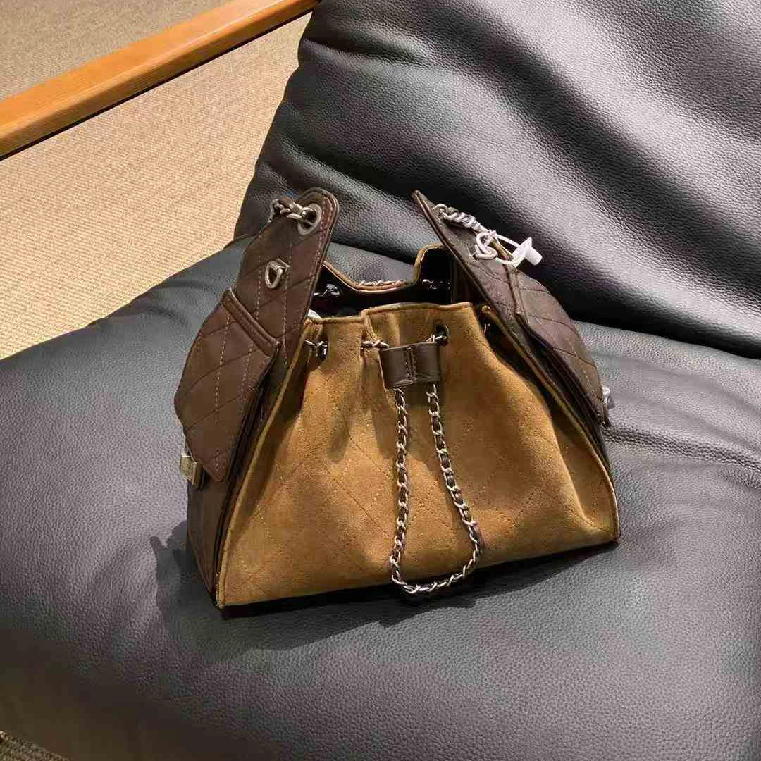 包包2025新款小众链条水桶包单肩斜挎包磨砂小香风撞色通勤托特包