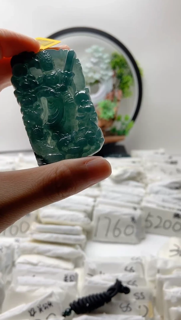 翡翠未镶嵌颈饰虚空藏1