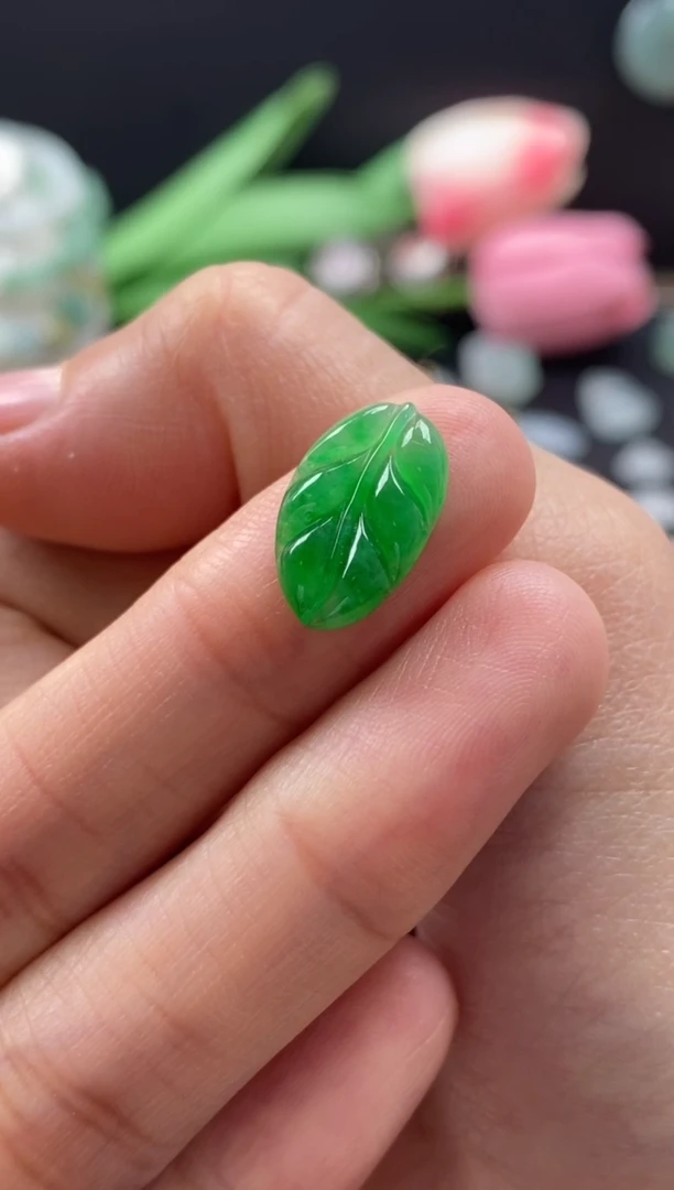 【闪购商品】翡翠颈饰未镶嵌翡翠绿色叶子