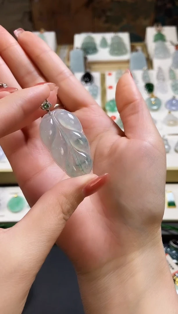 翡翠18K金镶嵌颈饰2403100327 CYX 翡翠叶子