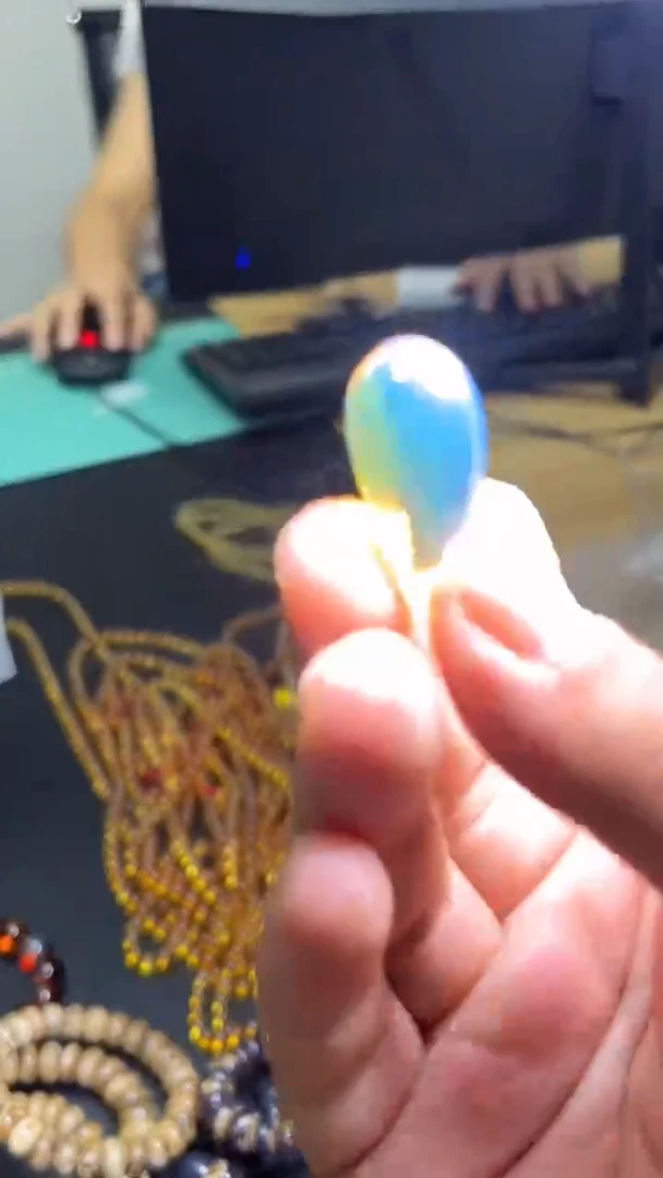 未镶嵌琥珀裸石96