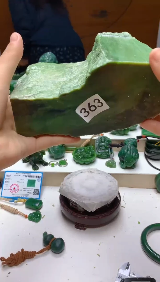 未镶嵌和田玉（碧玉）珠宝半成品0