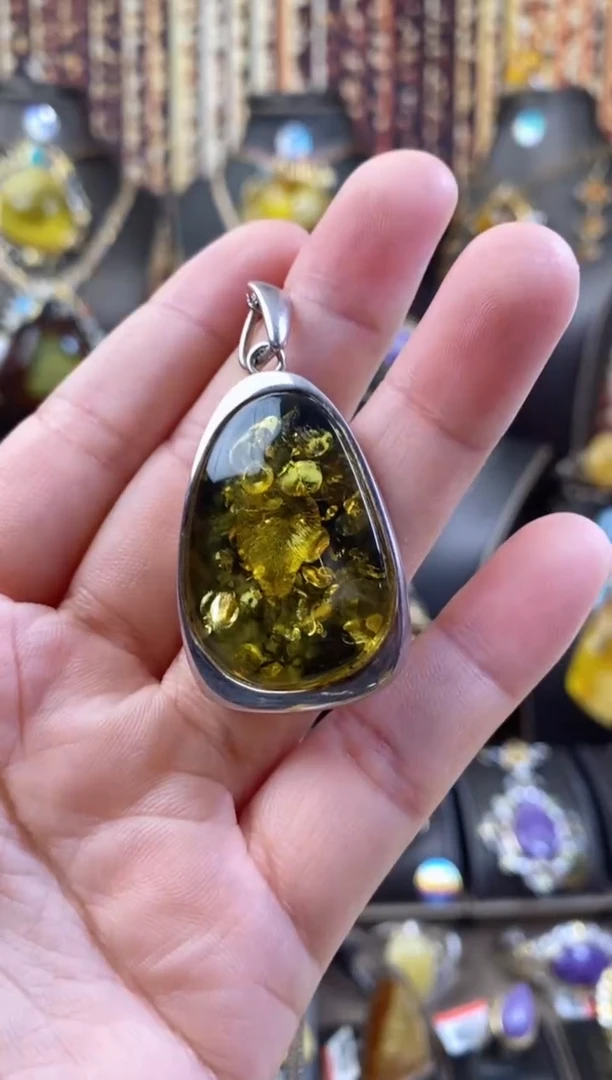 银S925镶嵌颈饰琥珀绿珀吊坠