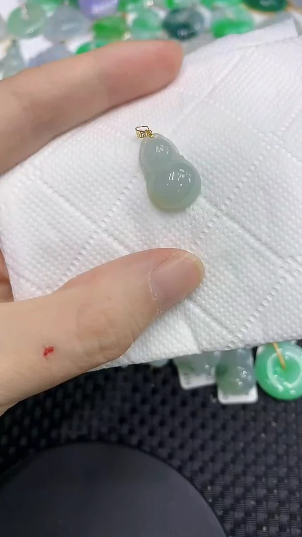 颈饰18K金镶嵌翡翠111111111