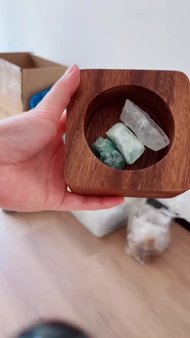 机****猫绿萤石+白水晶+木盒底座扩香木