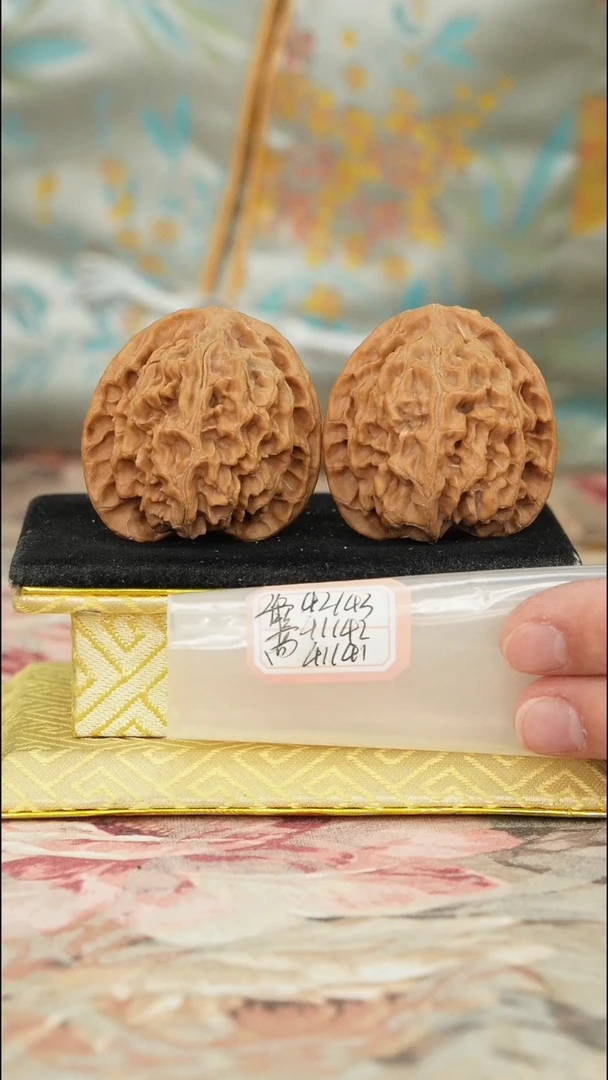 【闪购商品】文玩核桃把件苹果园