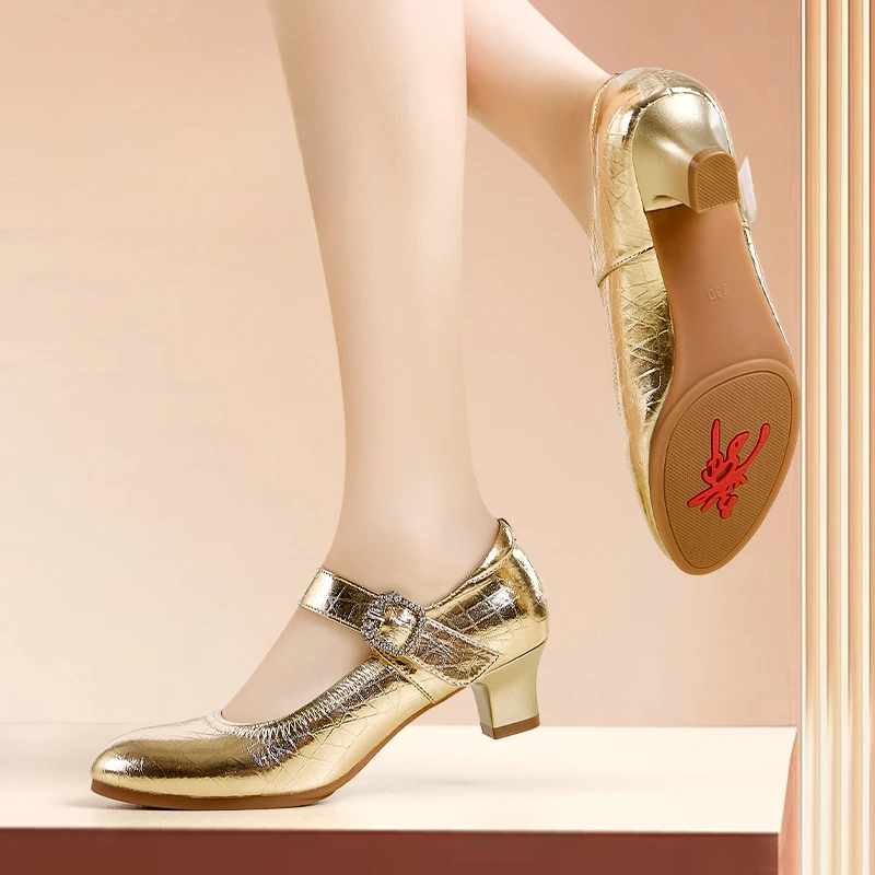 金色粗跟夏季女舞蹈鞋透气新疆舞亮面民族舞专业100%真皮女舞蹈鞋