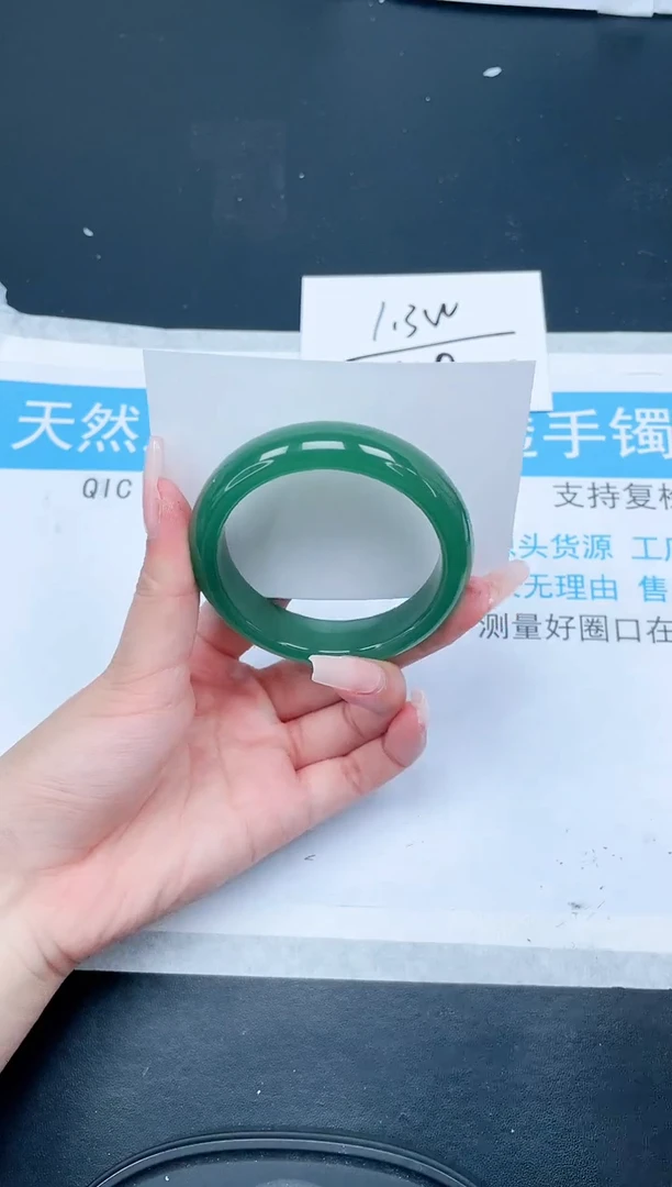 【闪购商品】石英质玉手镯未镶嵌112-54