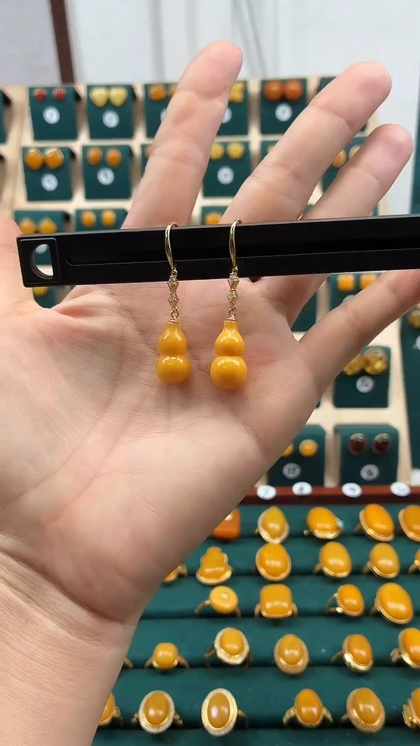 琥珀银S925镶嵌耳饰蜜蜡葫芦耳钩