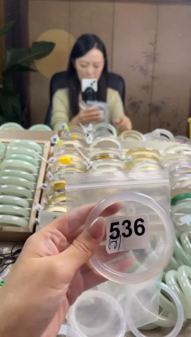 手镯玛瑙/玉髓未镶嵌536