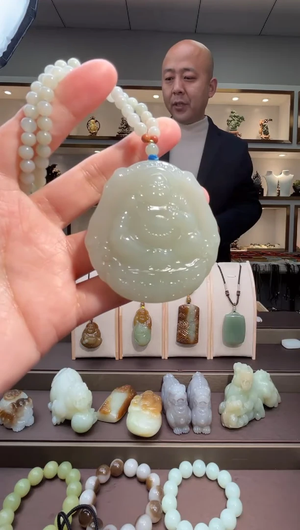 颈饰未镶嵌和田玉苏