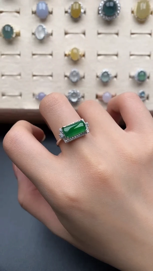 银S925镶嵌戒指翡翠一物一证一礼盒