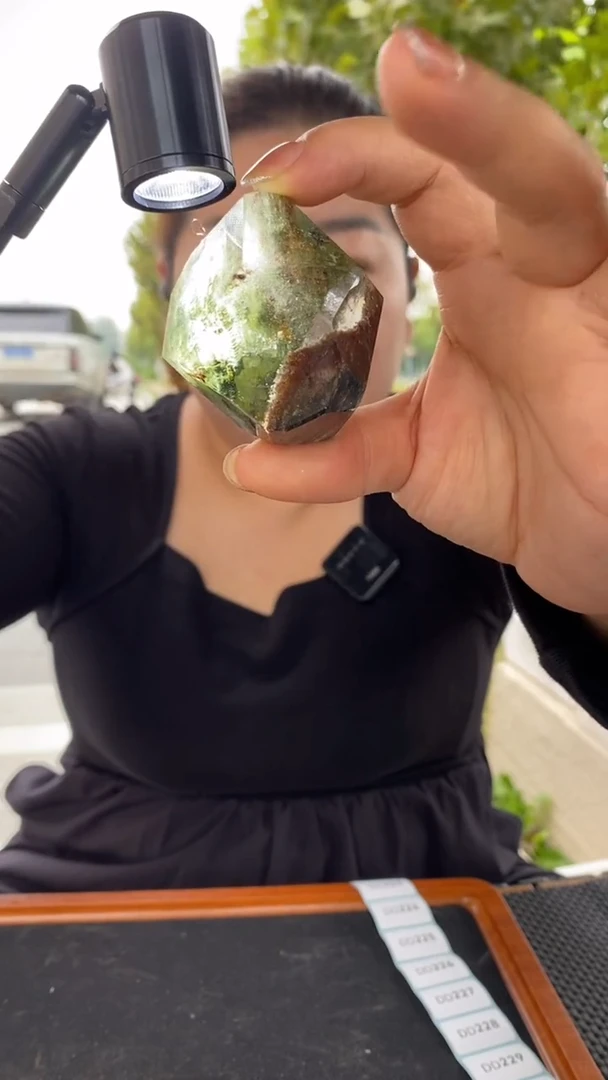 未镶嵌珠宝半成品水晶幽灵随形D219