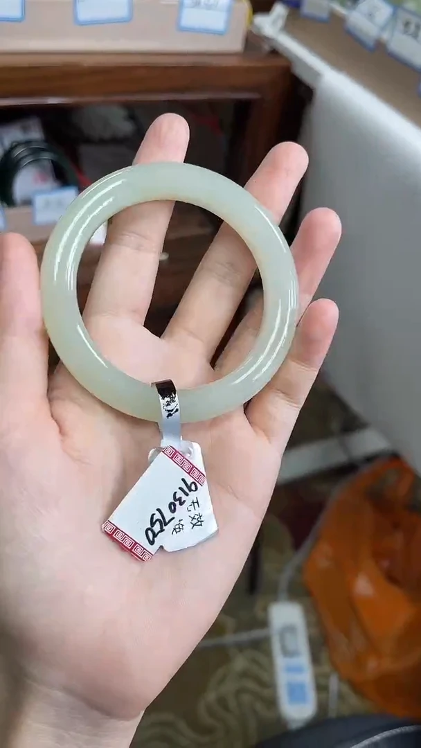 未镶嵌手镯和田玉55