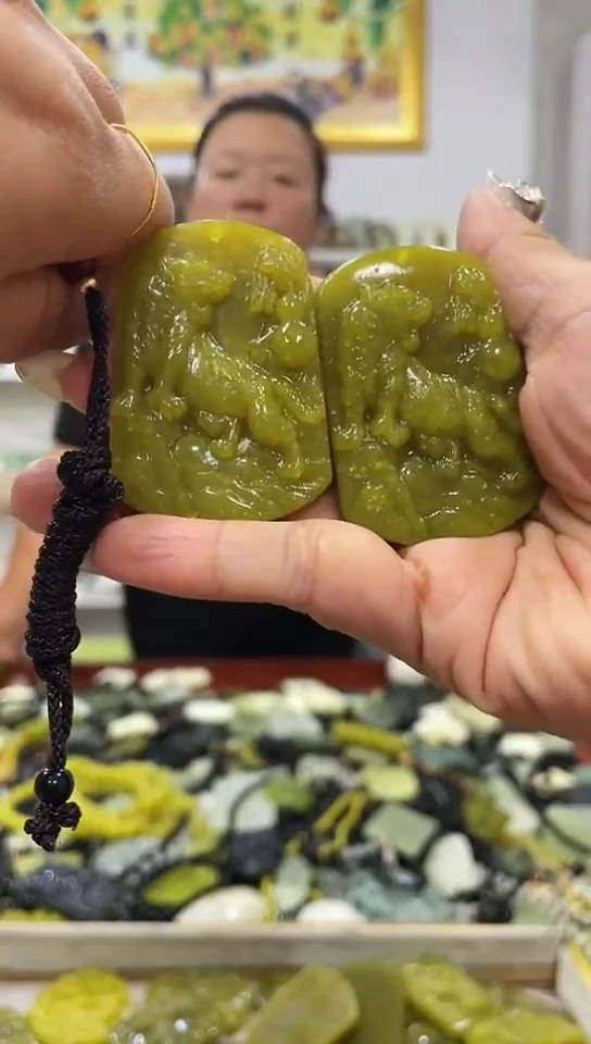 岫玉未镶嵌吊坠 多样性发货发其中一件