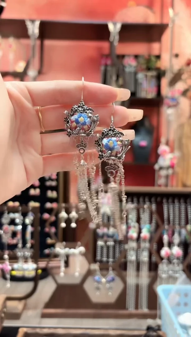 织绣云织谣民族风精美饰品   74