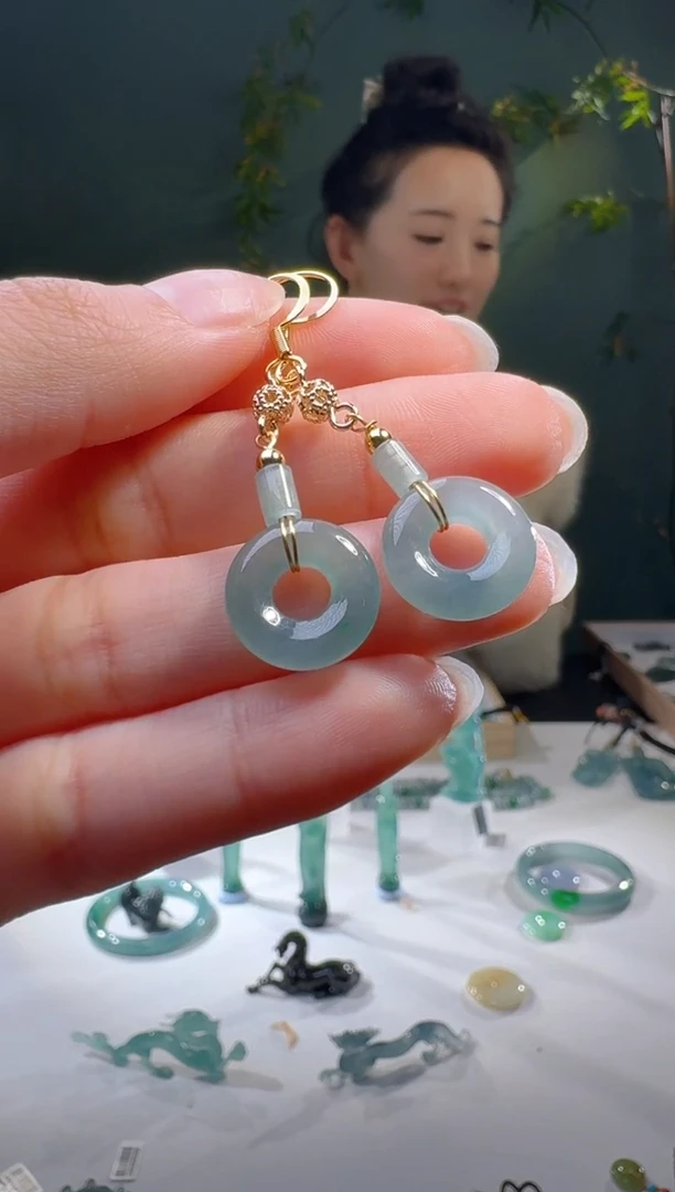 【闪购商品】翡翠颈饰合金天然A货翡翠多样性发1甜甜圈耳钉一对