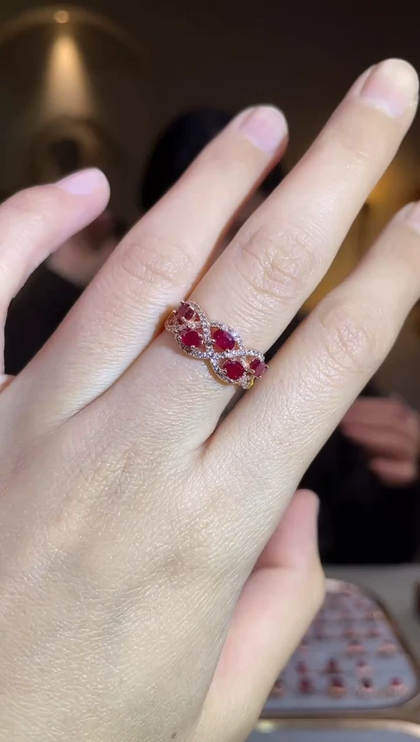 银S925镶嵌手饰红宝石手饰