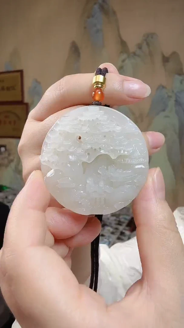 和田玉未镶嵌颈饰.