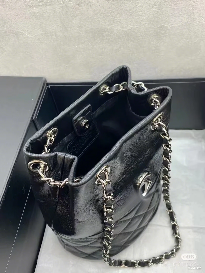 小香风牛皮水桶包