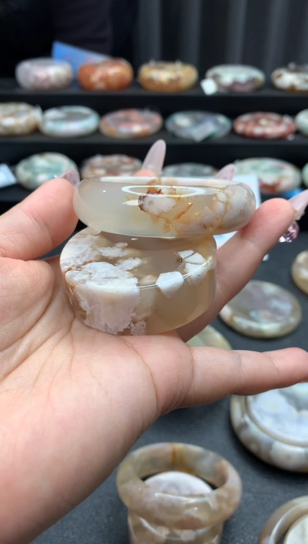 未镶嵌手镯石英质玉（52圈口）赠送镯心 无证书