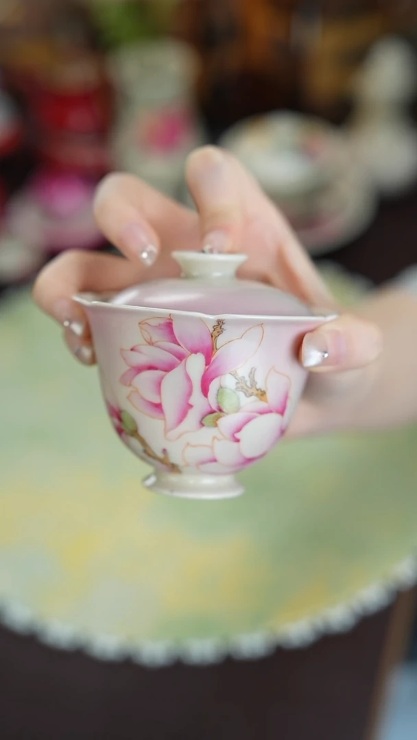 景德镇手工手绘雅圣粉彩玉兰花盖碗