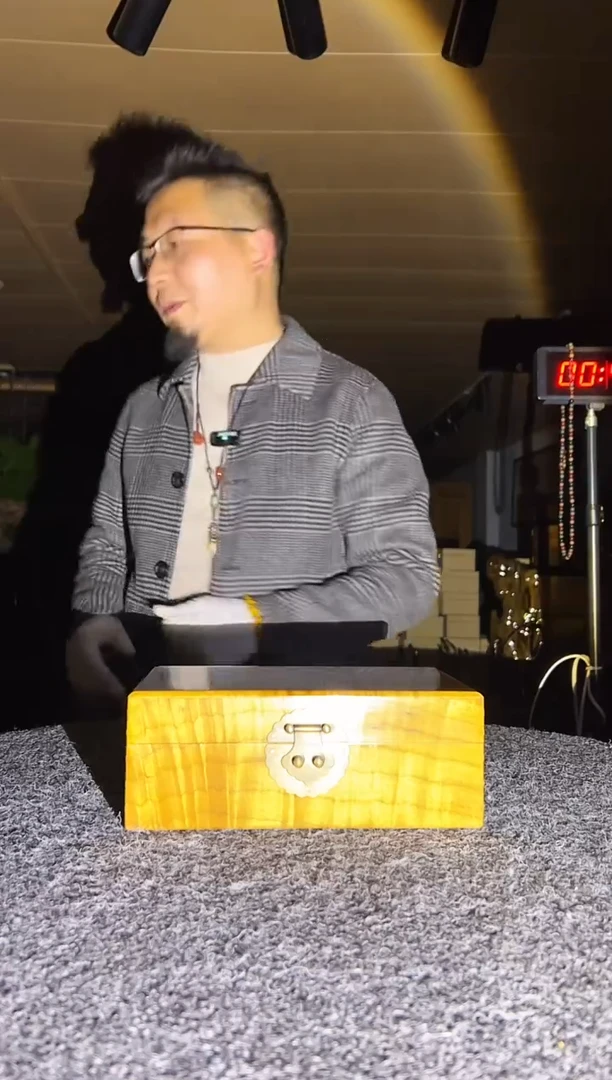 金丝楠木雕款大*金丝楠木摆件
