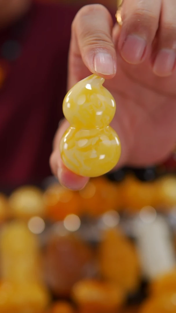 【闪购商品】蜜蜡颈饰未镶嵌妖花葫芦吊坠31.37